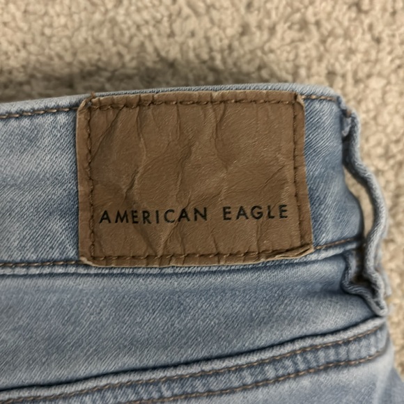 American eagle lightwash jeans! - Picture 3 of 3